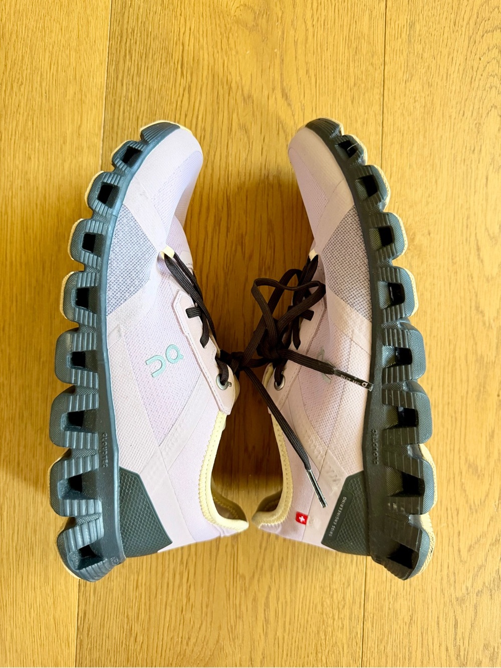 On Running Sneakers - Like New!